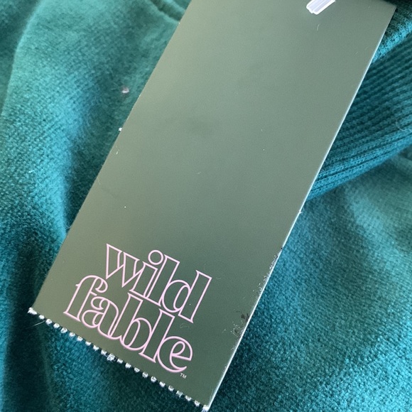 Wild Fable Women’s Green Quarter Zip Velour Top - Picture 10 of 11